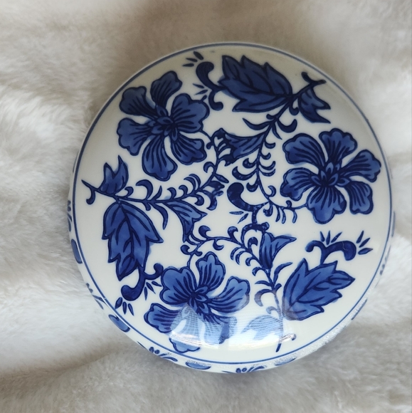 Blue White Round Porcelain trinket Box with Lid Chinoiserie Chinese - Picture 7 of 7